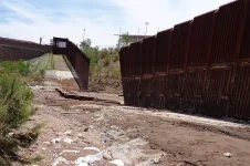 storm-topples-us-mexico-border-fence-in-arizona-2-14752-1406607010-5_dblbig.webp storm-topples-us-mexico-border-fence-in-arizona-2-14752-1406607010-5_dblbig.webp